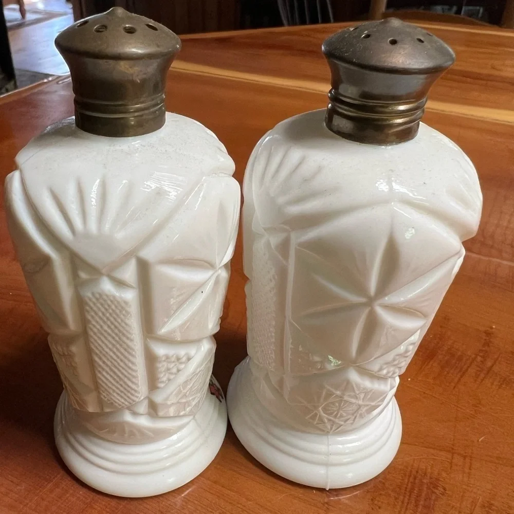 Vintage Napco Japan Souvenir Milk Glass Salt Pepper Shakers